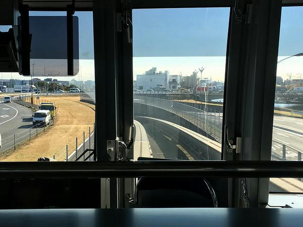 再び地下へ