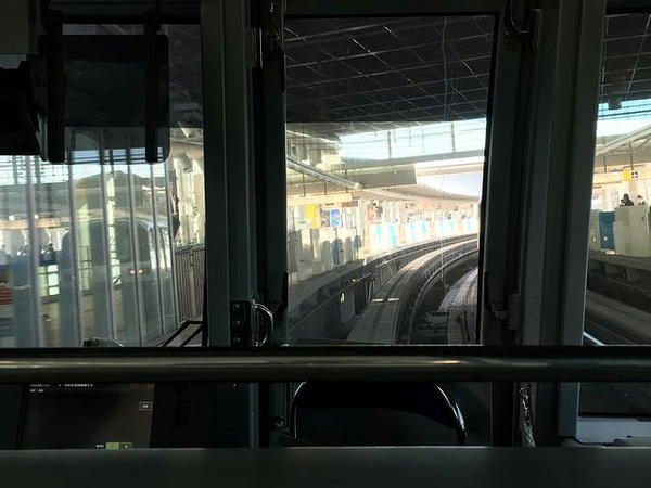 羽田空港国際線ビル駅進入