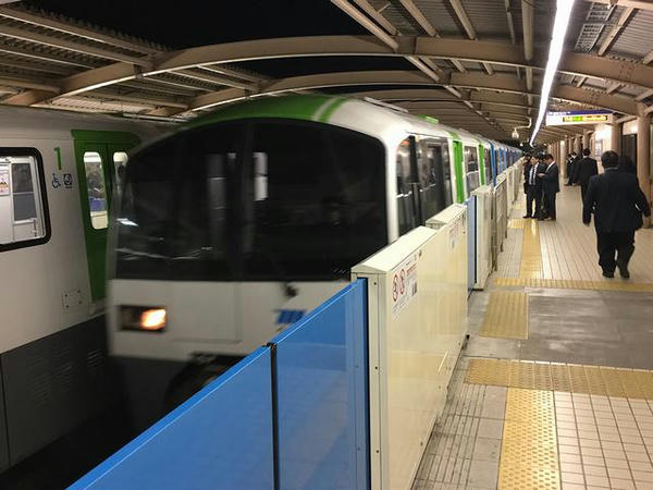 大井競馬場前駅に進入する1714普通列車