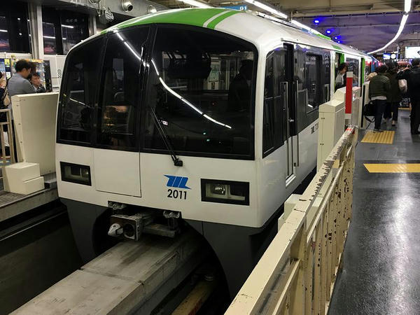 モノレール浜松町駅に到着した1714普通列車