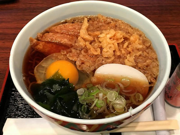 むじなそば 830円 ＋ 生玉子 100円