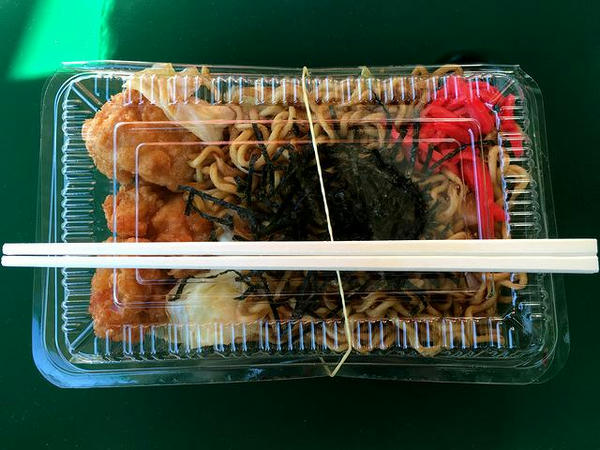 唐揚げ焼きそばセット 600円