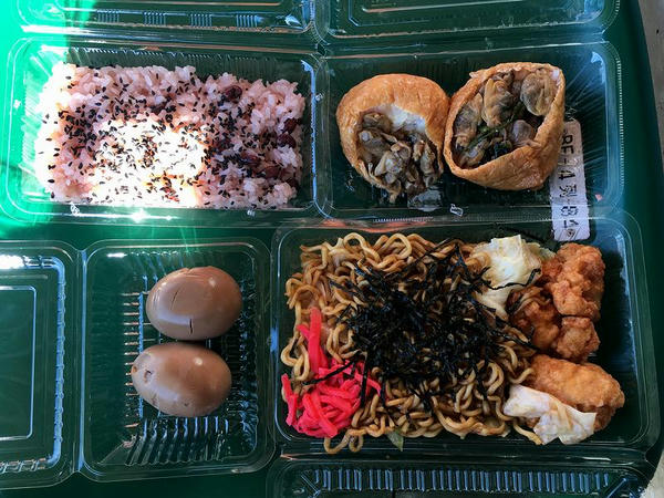 道の駅あずの里いちはらで購入した食べ物達と（2人分です）