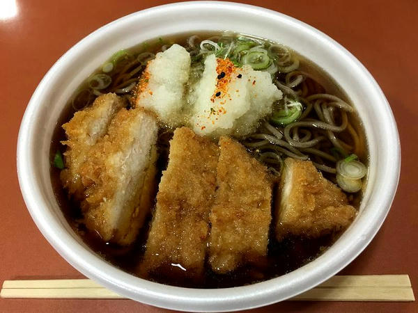カツとんかつ（そば） 620円