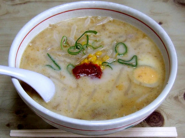 白みそラーメン 750円
