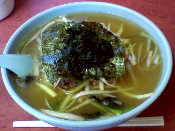 ネギラーメン（中） 780円 ※ケータイで撮影