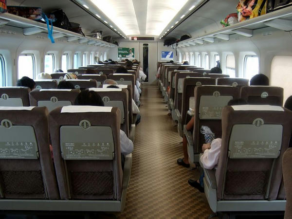 東京発車時点での車内