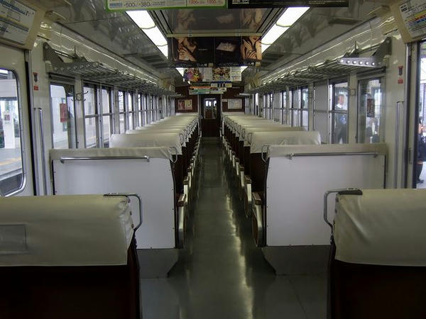 117系の車内