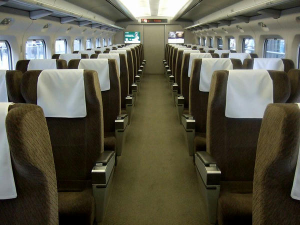 グリーン車の車内