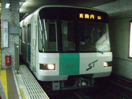 さっぽろ駅に入線する真駒内行き135列車