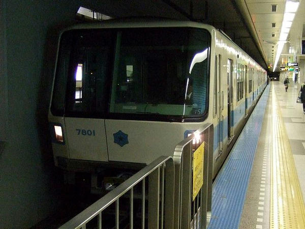 大通駅に到着した191列車