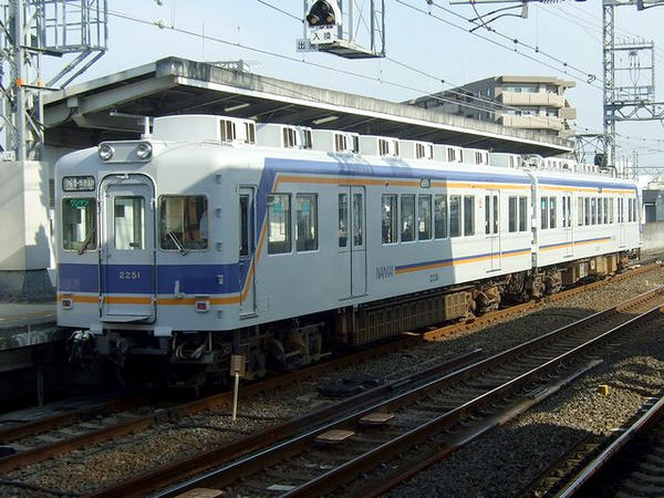  岸里玉出駅に停車していた汐見橋線の列車
