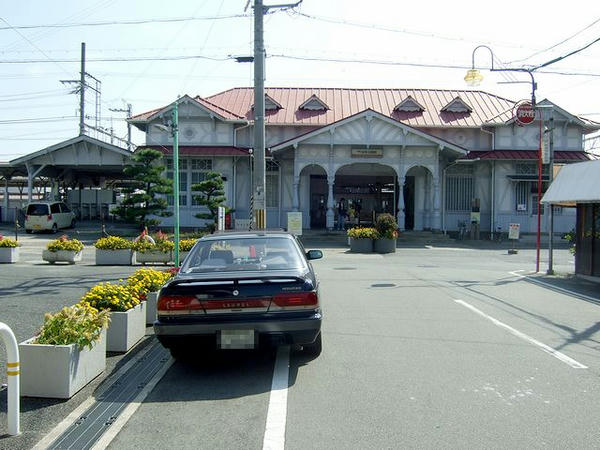 国の登録有形文化財となっている浜寺公園駅の駅舎