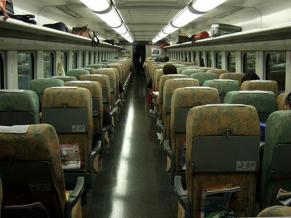 やまびこ221号の車内