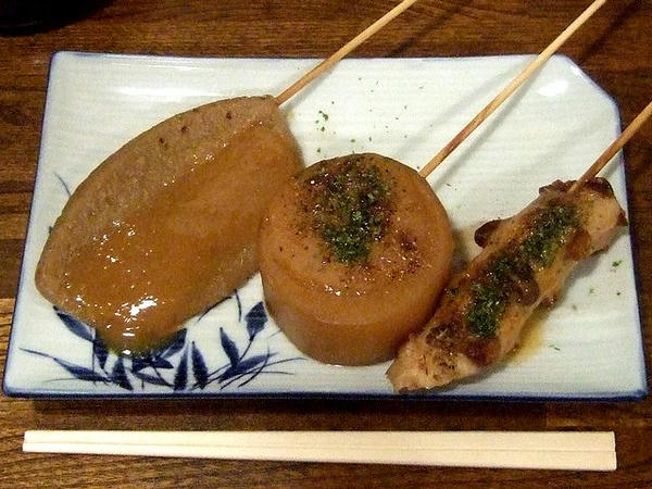 おでん 1本90円（×3本）