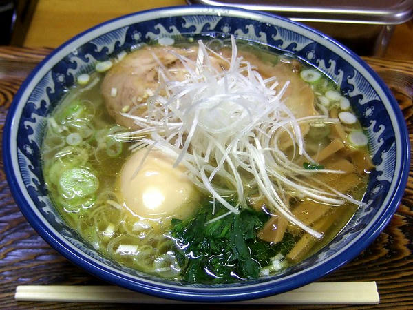 塩ラーメン（手打ち麺） 700円 ＋ 煮玉子 100円