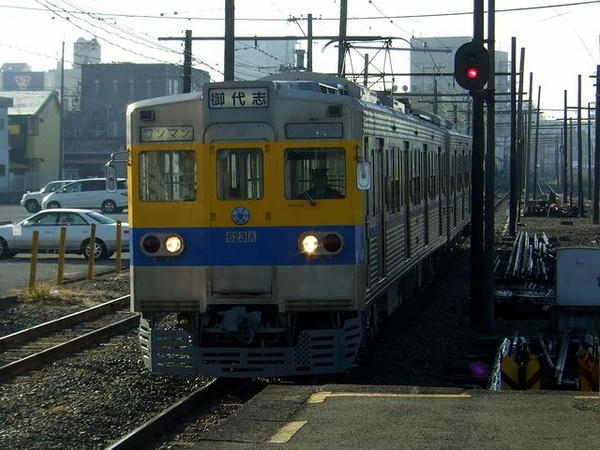 北熊本駅に入線する御代志行き列車