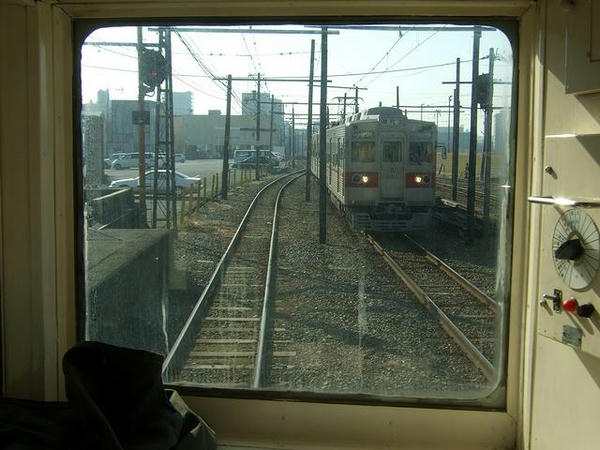 北熊本駅にて2～対向列車と行き違い