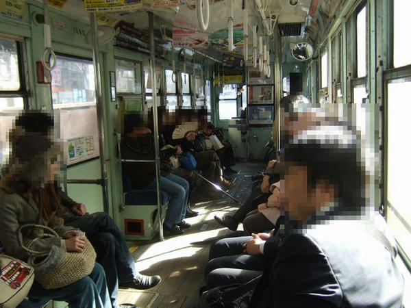 健軍町行きの車内