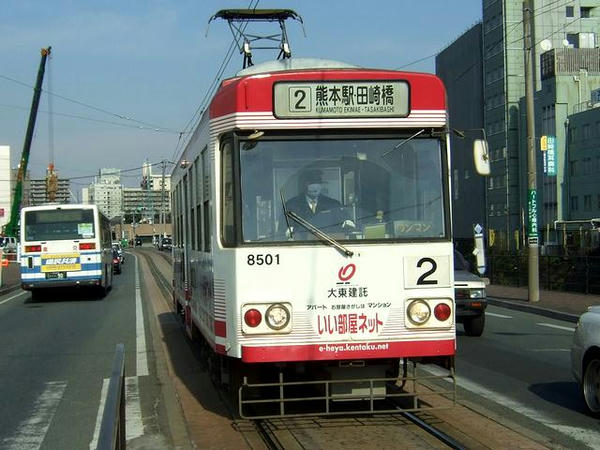 田崎橋電停に入線する折り返しの健軍町行き8501
