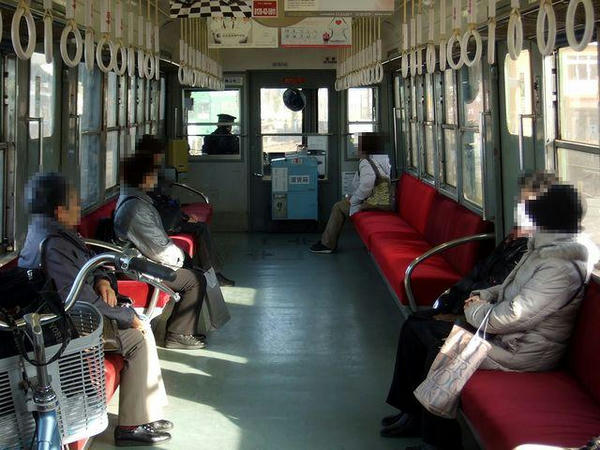 北熊本行き列車の車内