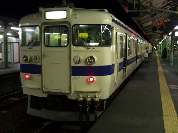小倉駅に停車中の5539M