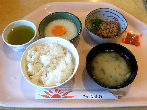船内のレストランでいただいた朝食