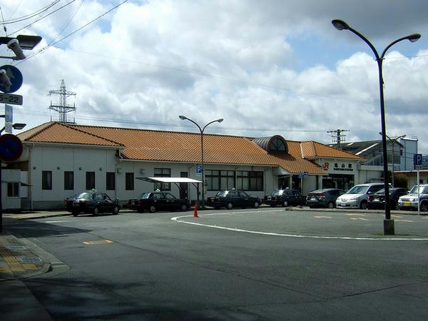 亀山駅の駅舎