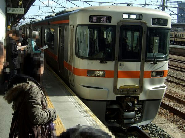 豊橋駅に入線する958M