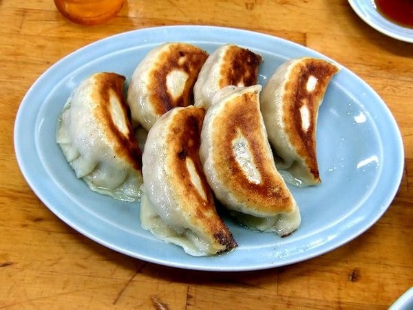 餃子 90円 × 6個