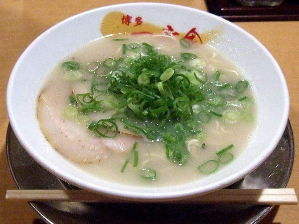 博多華そば 650円