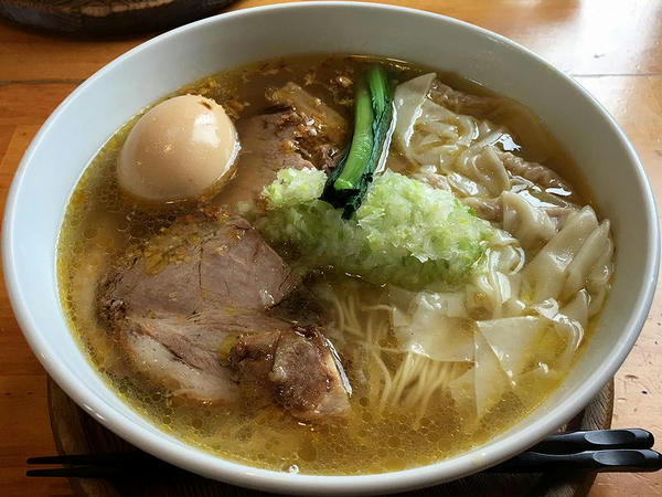 全部のせ（塩ワンタンチャーシュー麺＋玉子） 1150円