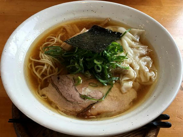 醤油ワンタンめん 900円