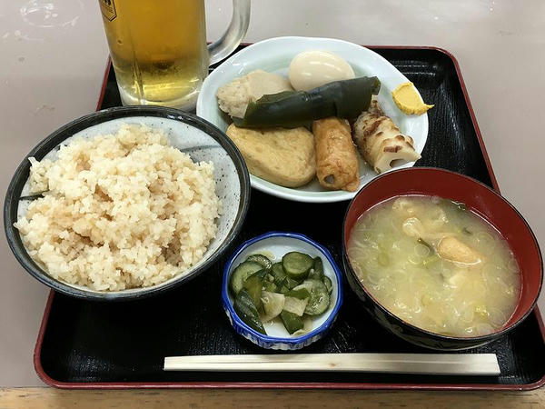 おでん茶めし 620円 ＋ 生ビール 450円 ＋ みそしる 150円のところ今回はサービス