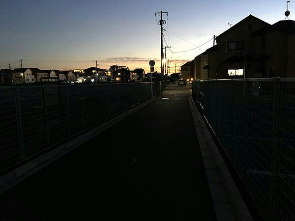 京成電鉄東中山駅へと急ぐ