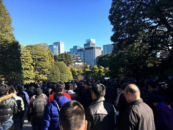 広場から退出