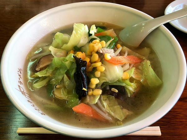 野菜たっぷり塩タンメン 700円