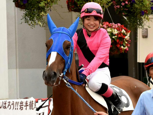 平成28年7月10日 盛岡競馬場第4レースのパドックにて