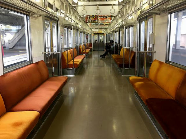 7800系の車内