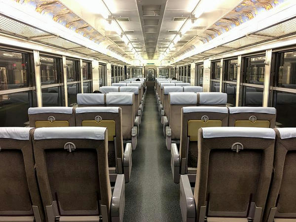 6000系の車内
