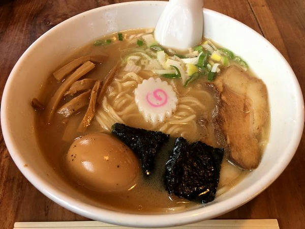 ラーメン 730円 ＋ 極上半熟味付玉子 180円