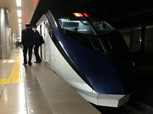 成田空港駅に到着