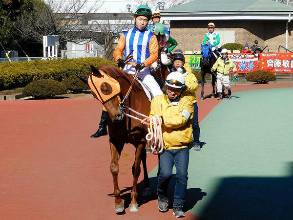 中島龍也騎手（第3レースのパドックにて）