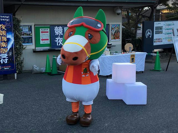 お見送りするキャロッタさん