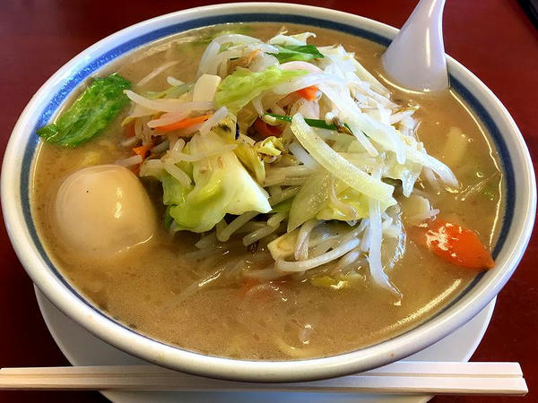 味玉野菜ラーメン（しょうゆ味） 860円