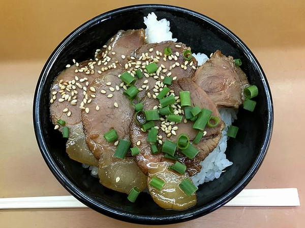 ミニチャーシュー丼 330円