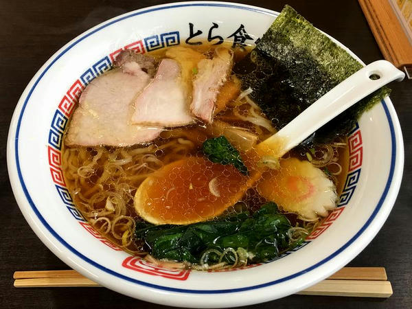 手打中華そば 680円