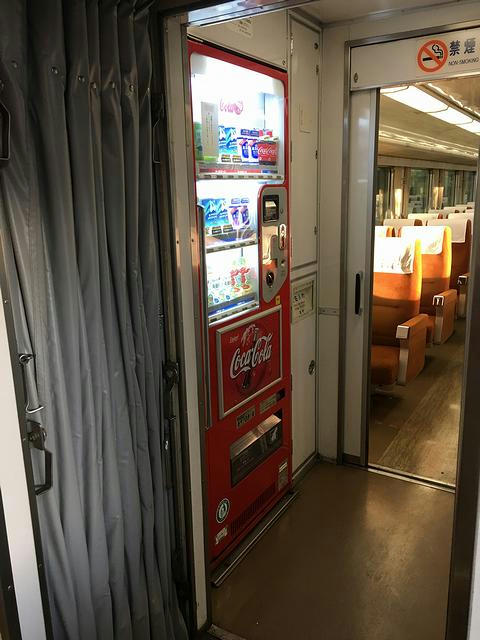 1号車の自動販売機