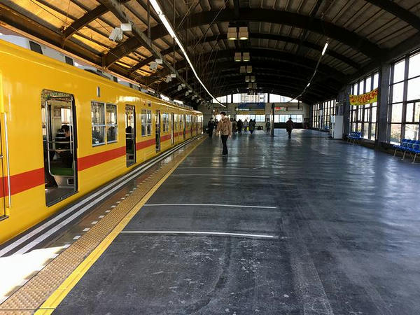 大師前駅の構内