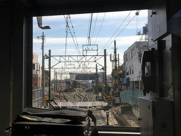 六実駅からは再び複線区間に